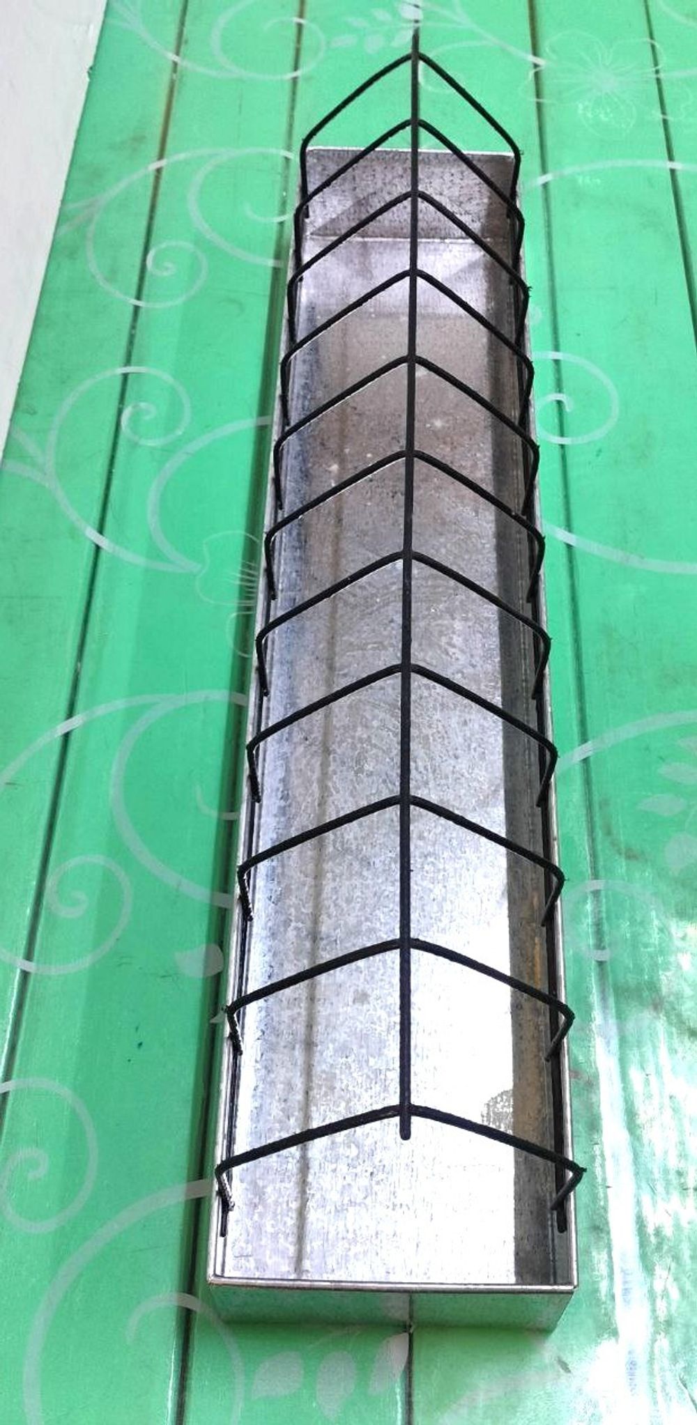 Кормушка для птиц ЛОТКОВАЯ металлическая 2,5 л