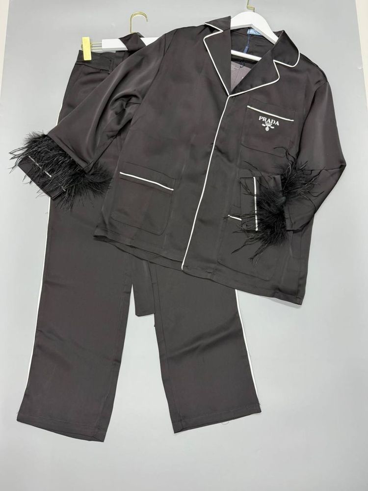Кожаная куртка Prada