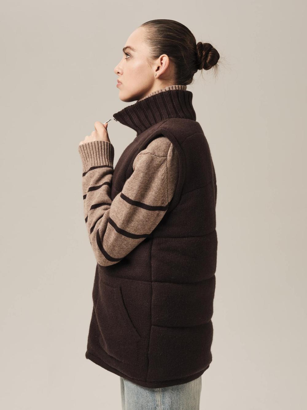 V0442-03 Жилет темно-коричневый dbr