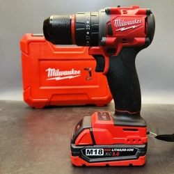 Шуруповерт аккумуляторный бесщеточный Milwaukee 18V 2АКБ в мини кейсе