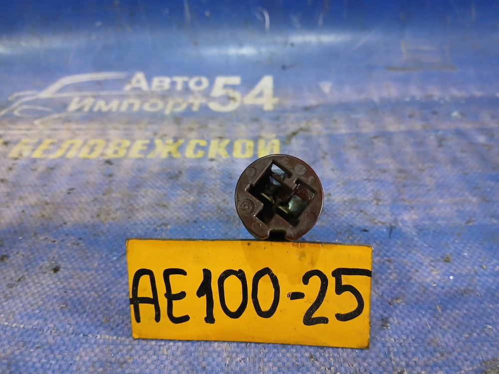 Датчик педали тормоза TOYOTA SPRINTER 1991