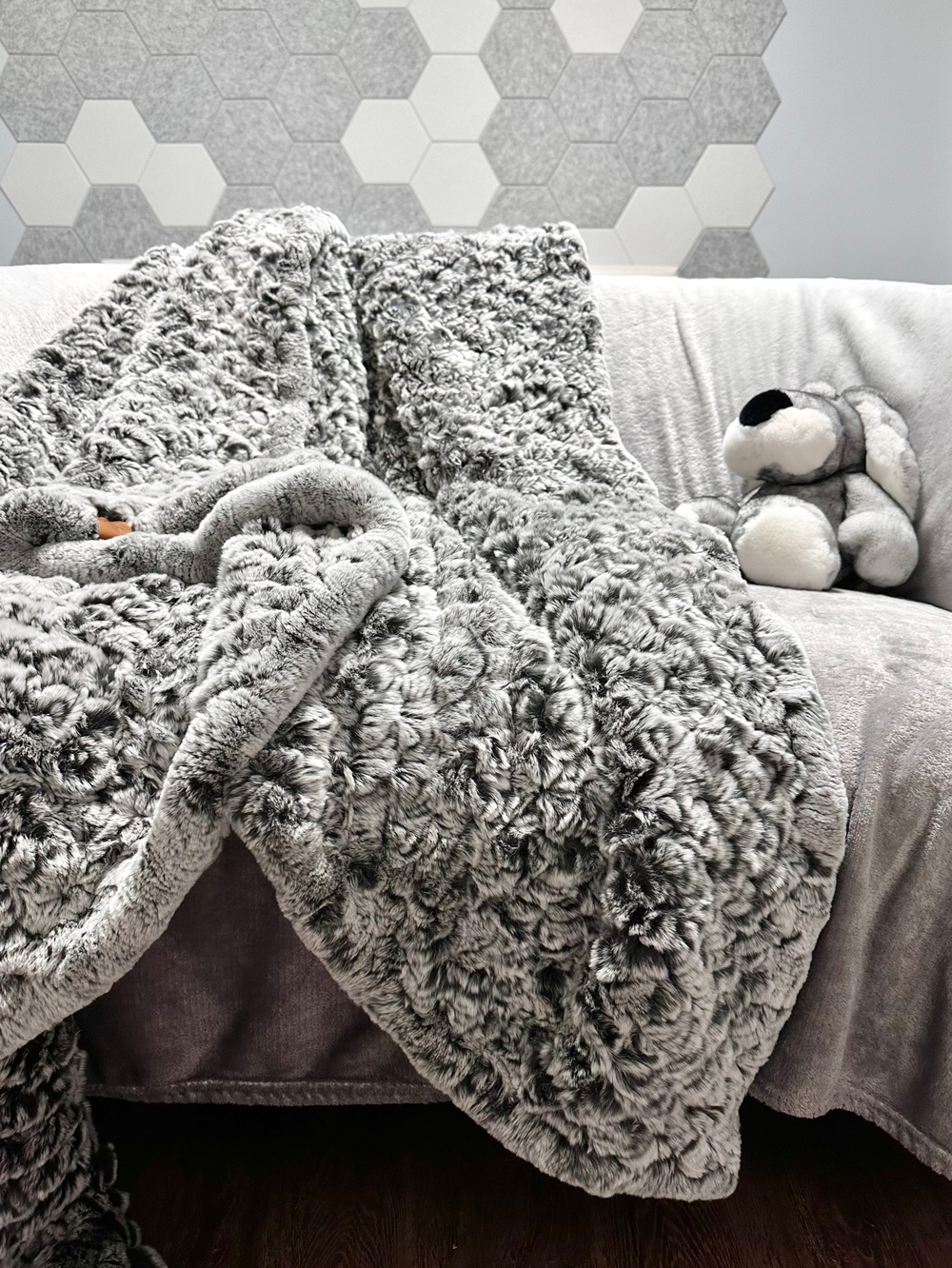 Вязаный плед из натурального меха рекс 240*220 см (серый сноутоп, окрас меха в два тона)