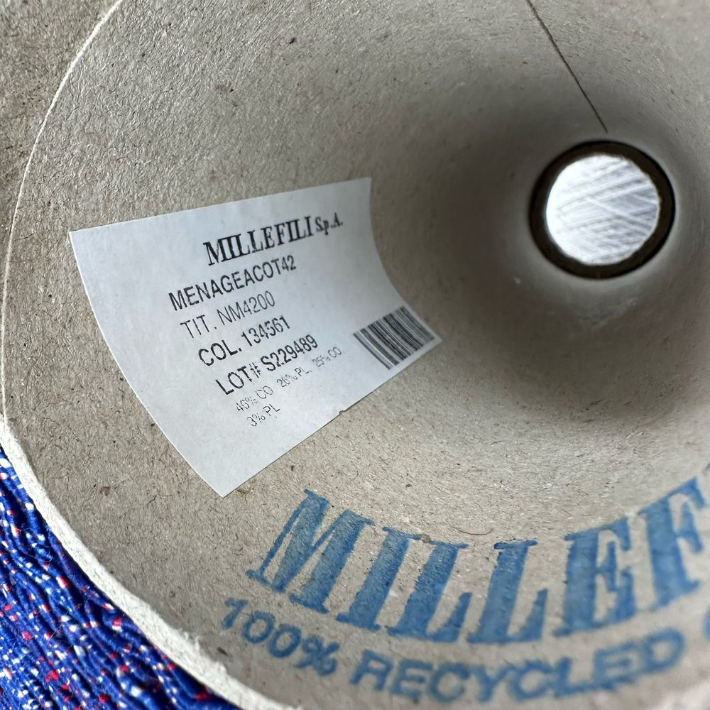 MENAGEACOTS42 - Millefili SPA; 71% хлопок, 26% п/л, 3 п/а; 420м/100гр; есть мал. бобинка 250гр.