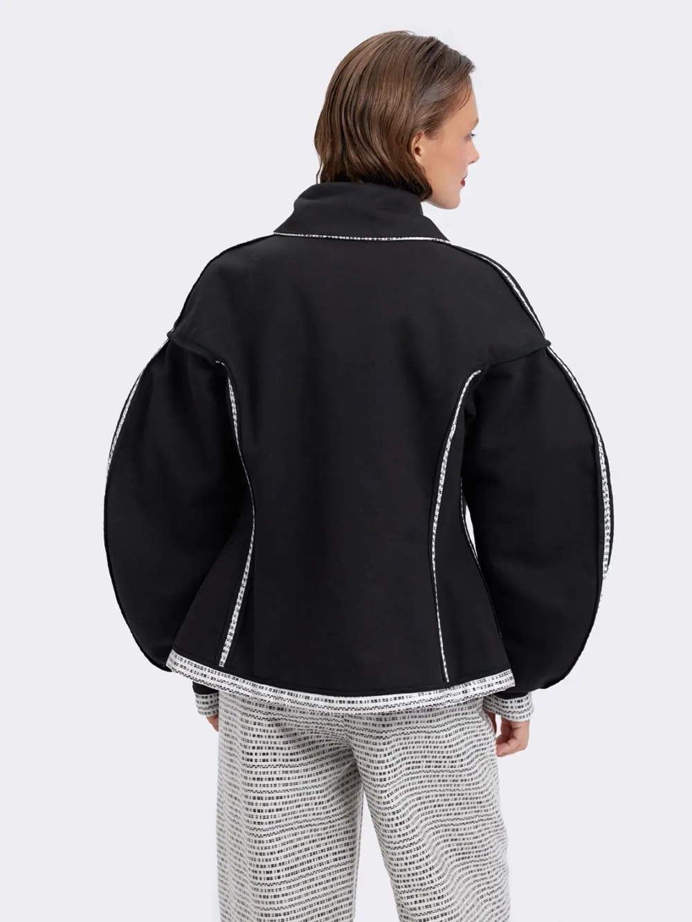 Куртка черно-белая с объемными рукавами Ola Ola OLA OLA