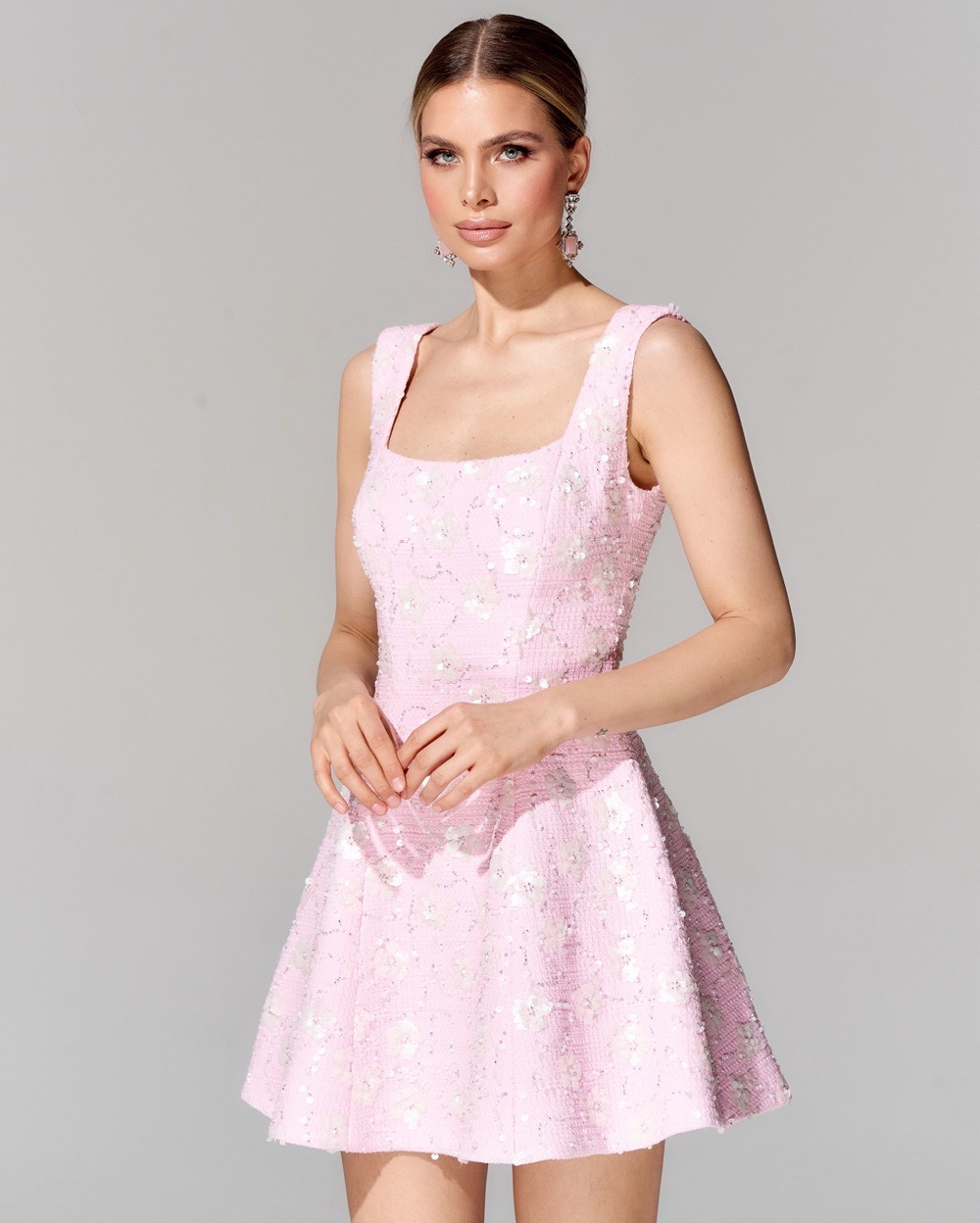 Платье длины мини из премиального твида