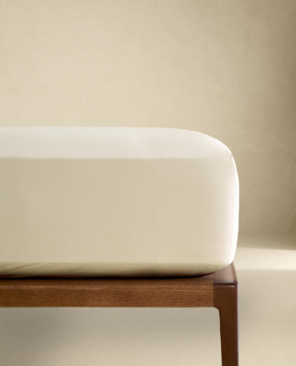 Zara Home - Простыня с ситцевой резинкой, высота 40 см (вес 200 нитей), бежевый, 90х200х40 см