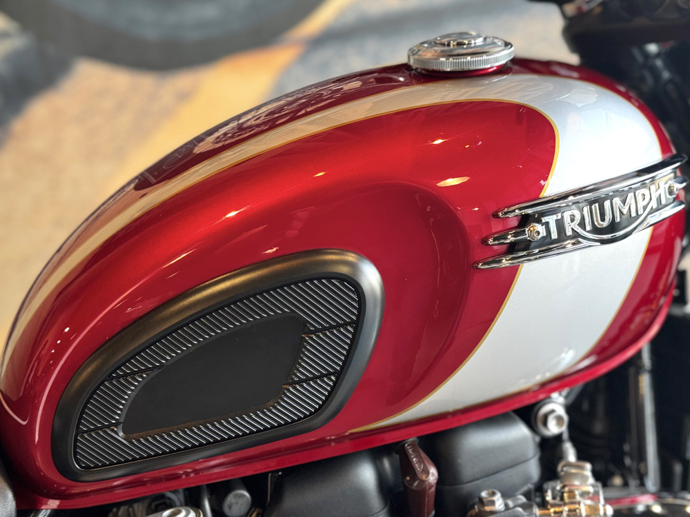 Triumph Boneville T120 Elvis Presley