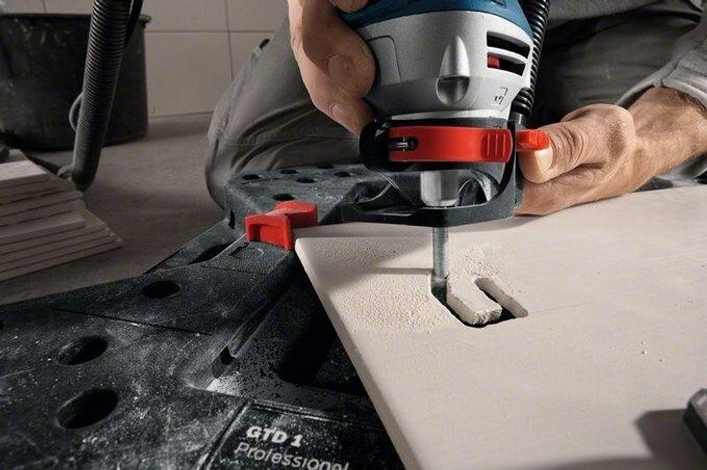 Фрезер сетевой BOSCH GTR 30 CE по керамической плитке 060160C000 Кейс L-Boxx