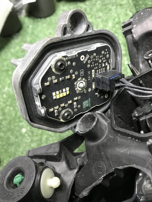 Битая Фара левая Volvo XC60 2 (2021-н.в.) LED