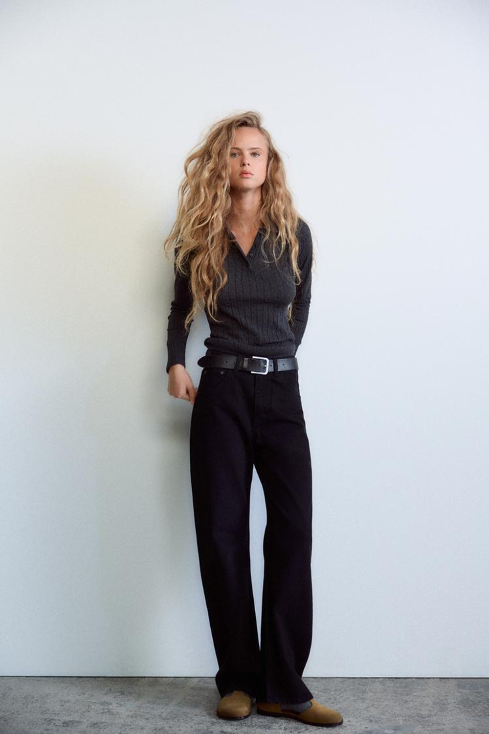 ZARA ТОП ПОЛО С УЗОРОМ «КОСЫ», АНТРАЦИТОВО-СЕРЫЙ