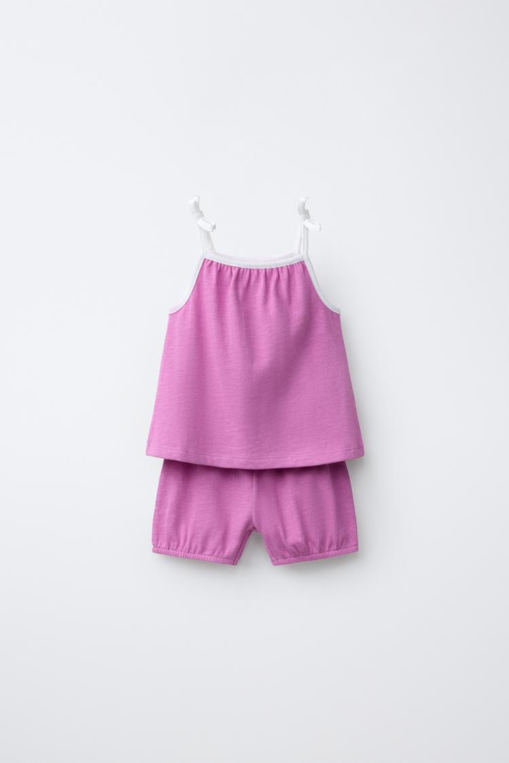 ZARA КОМПЛЕКТ ИЗ ФУТБОЛКИ И БЛУМЕРОВ, СВЕТЛАЯ МАЛЬВА