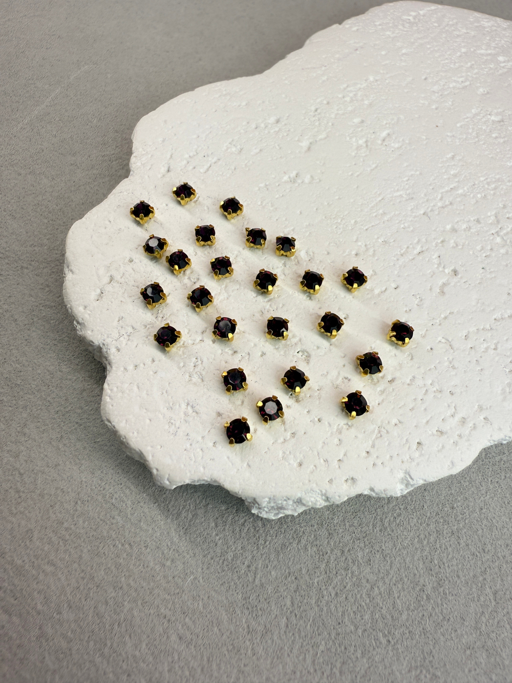 Шатоны 4 мм, Аметист в золоте, 25 шт