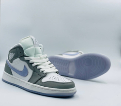 Кроссовки Nike Air Jordan 1 Mid