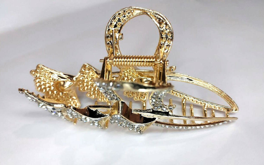 Заколка-краб. Букет из цветов со стразами. Металл. Усиленная. Цвет золотой