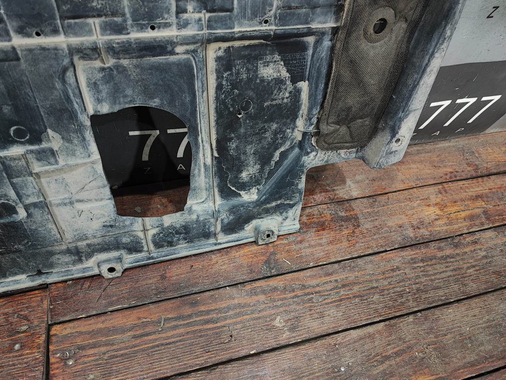 Защита двигателя Geely Coolray 19-нв Б/У Оригинал 5030028300