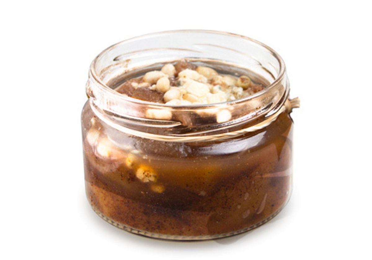 Печеная груша с пикантным сыром, 200г