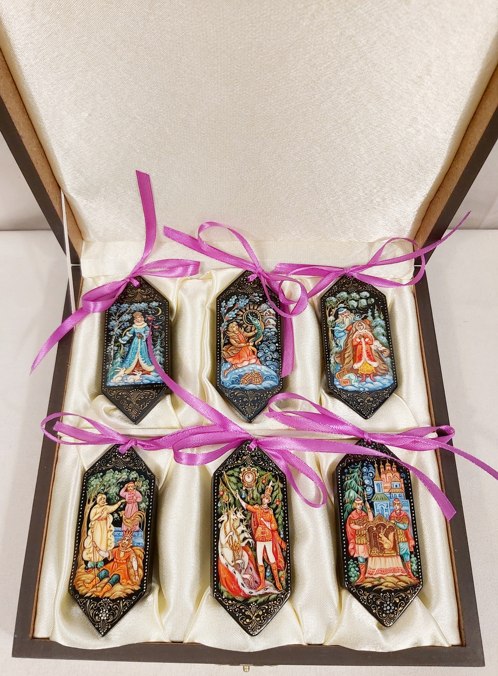Набор из 6-ти ёлочных игрушек-конфет с ручной росписью Палех "Сказки" в футляре