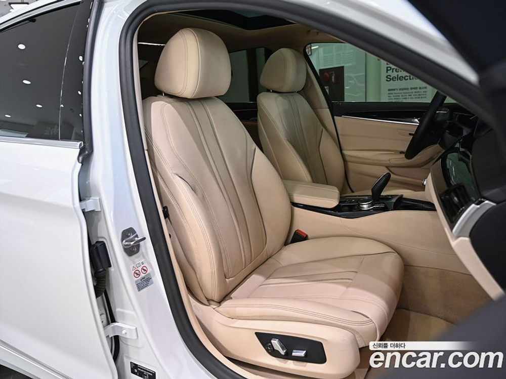 BMW 5 Series (G30) 520i Luxury (12.2019)