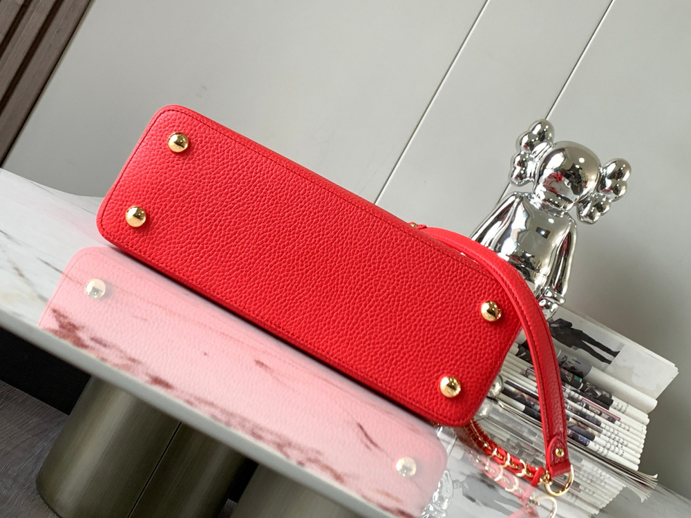 Louis Vuitton Capucines MM