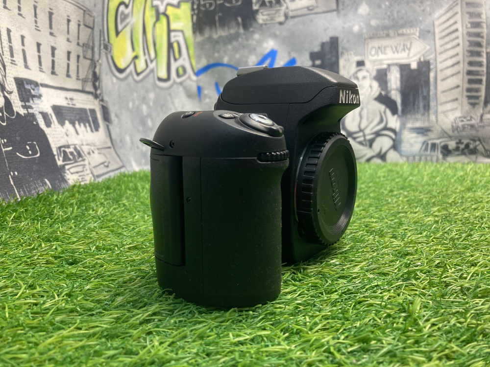 Nikon F80