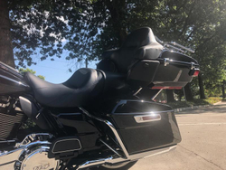 Ultra Limited, Harley-Davidson (FLHTK), 2021 vivid black