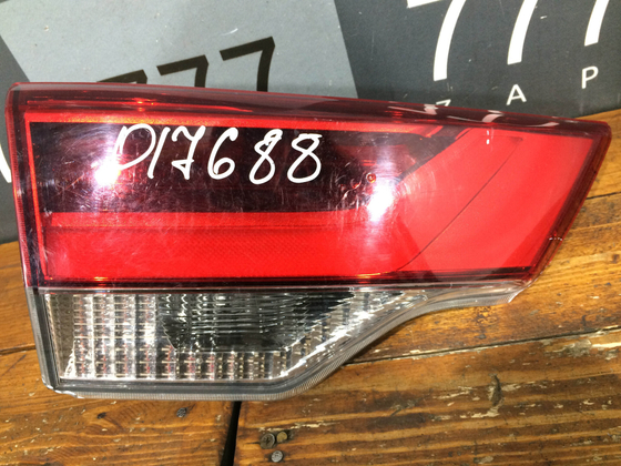 Фонарь задний левый Toyota Highlander 3 16-19 Б/У Оригинал 815900E120