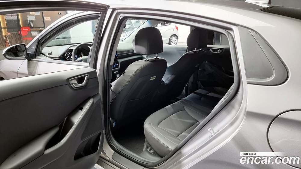 Hyundai The New Ionic Hybrid 1.6 HEV (10.2019)