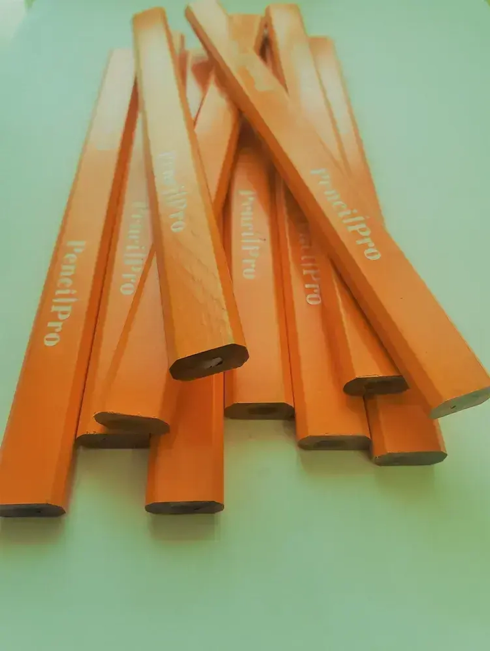 Карандаш строительный овал.