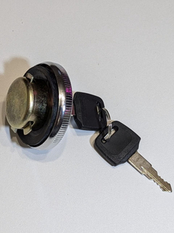 - Пробка бензобака Delta с ключом