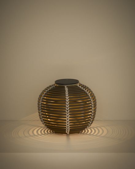 Настольная лампа Garoina на солнечных батареях из искусственного ротанга, 25 см