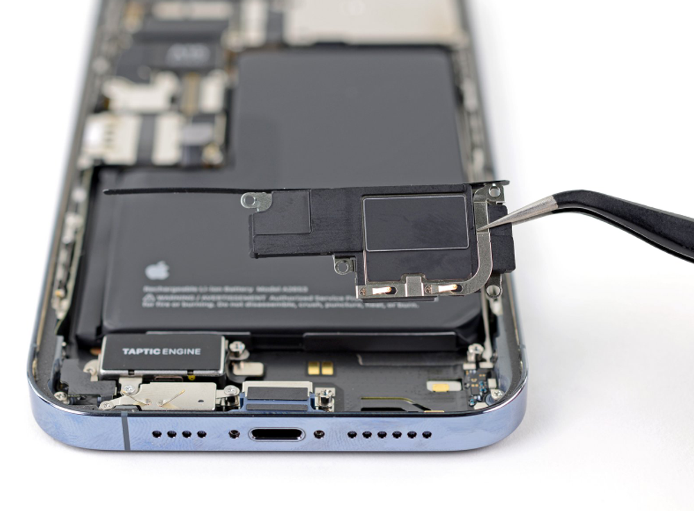 Замена Нижний динамик на iPhone 13 Pro Max