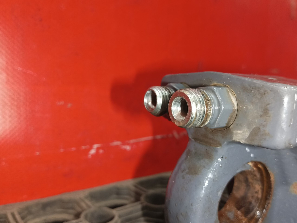 Цилиндр подъема кабины 2019г