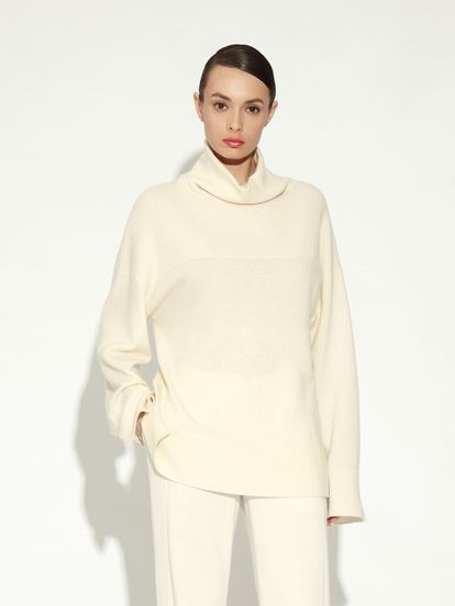 Женский свитер молочного цвета из шерсти и кашемира - фото 2