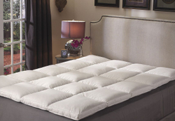 Перина пуховая 6 см 160x200 климат-контроль с уплотненным центром Dorbena