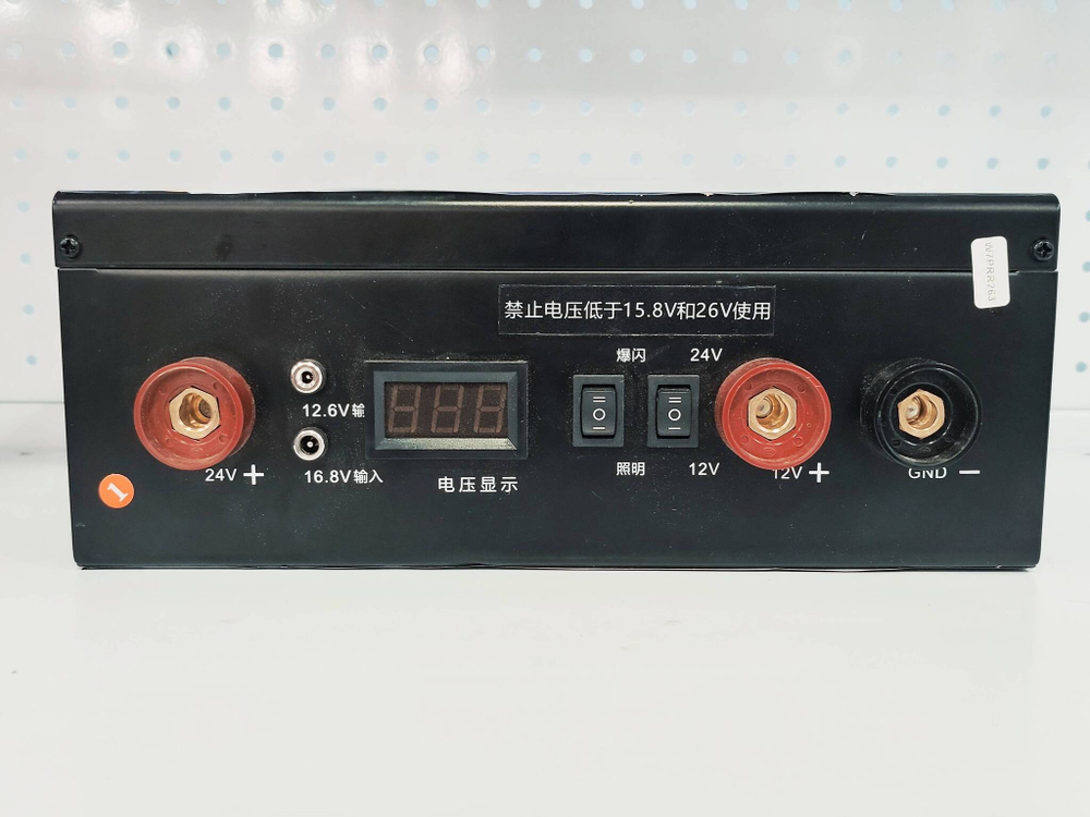 DS03 - 9000 A / Автономное пусковое устройство (бустер) для легковых и грузовых автомобилей Jump Starter 9000 A на 12/24 вольт