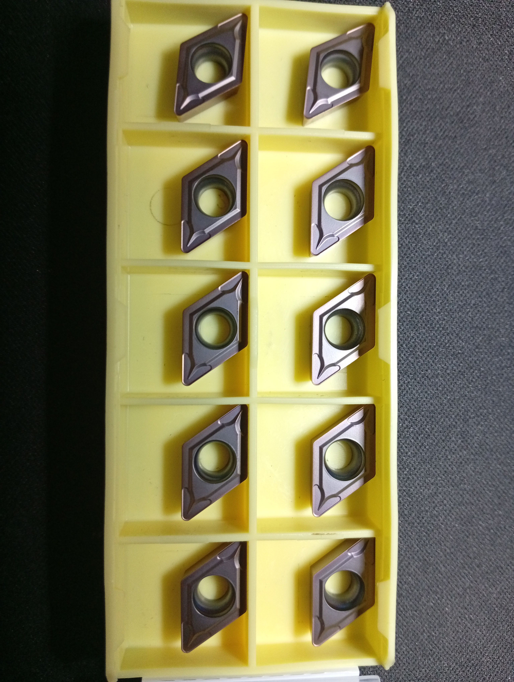 Пластина токарная DCMT11T308 RW1027