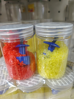 Пучковяз для насаживания мотыля и червя