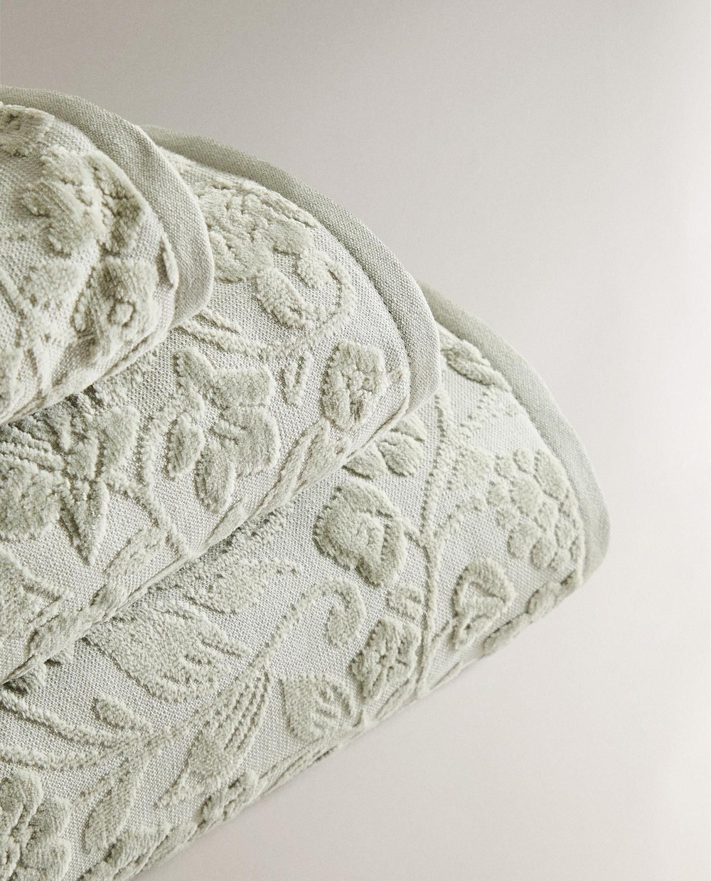 Zara Home - Жаккардовое банное полотенце с цветочным рисунком, зеленый, 30х50 см