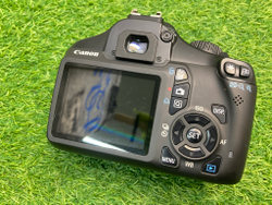 Canon 1100D kit 18-55mm 3.5-5.6 IS II 11000 кадров