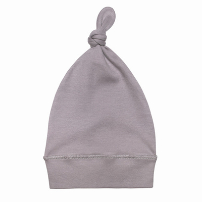 Шапочка с узелком (серая)