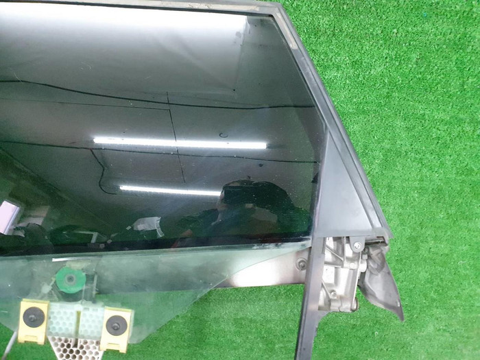 Стекло заднее левое Audi A3 2 8P (2008-2013)