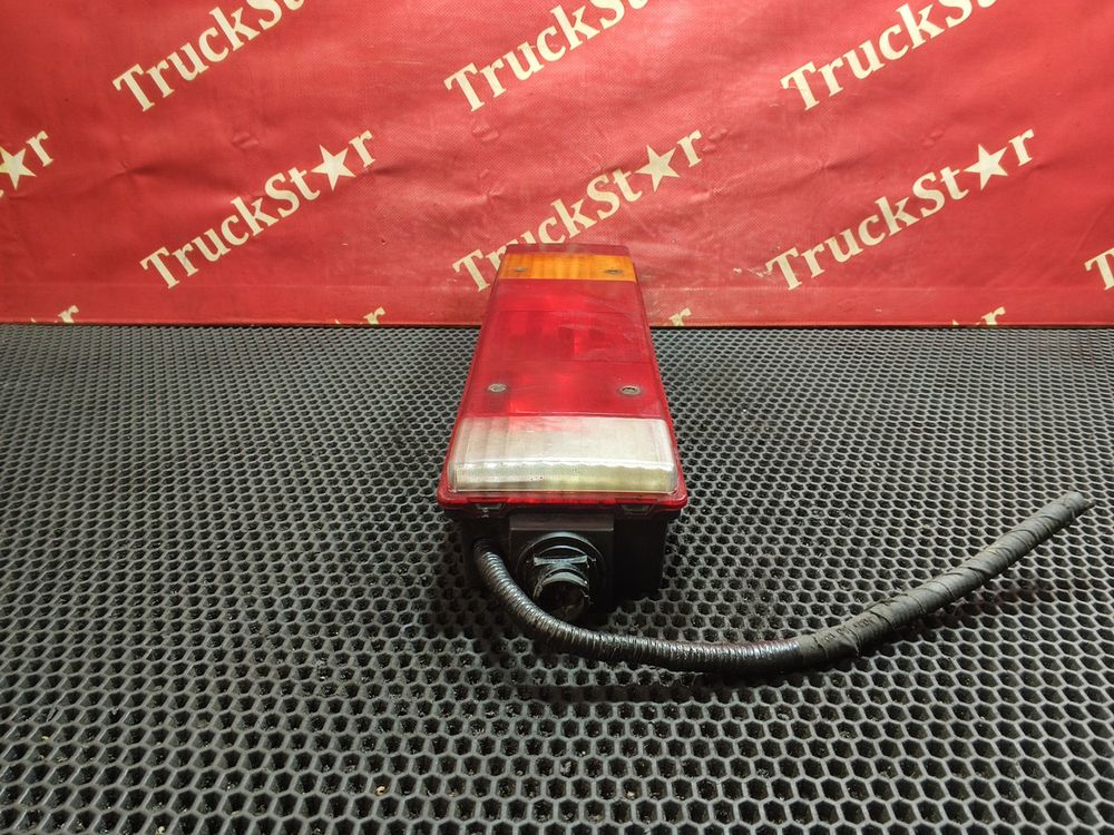 Фонарь задний правый 2022г