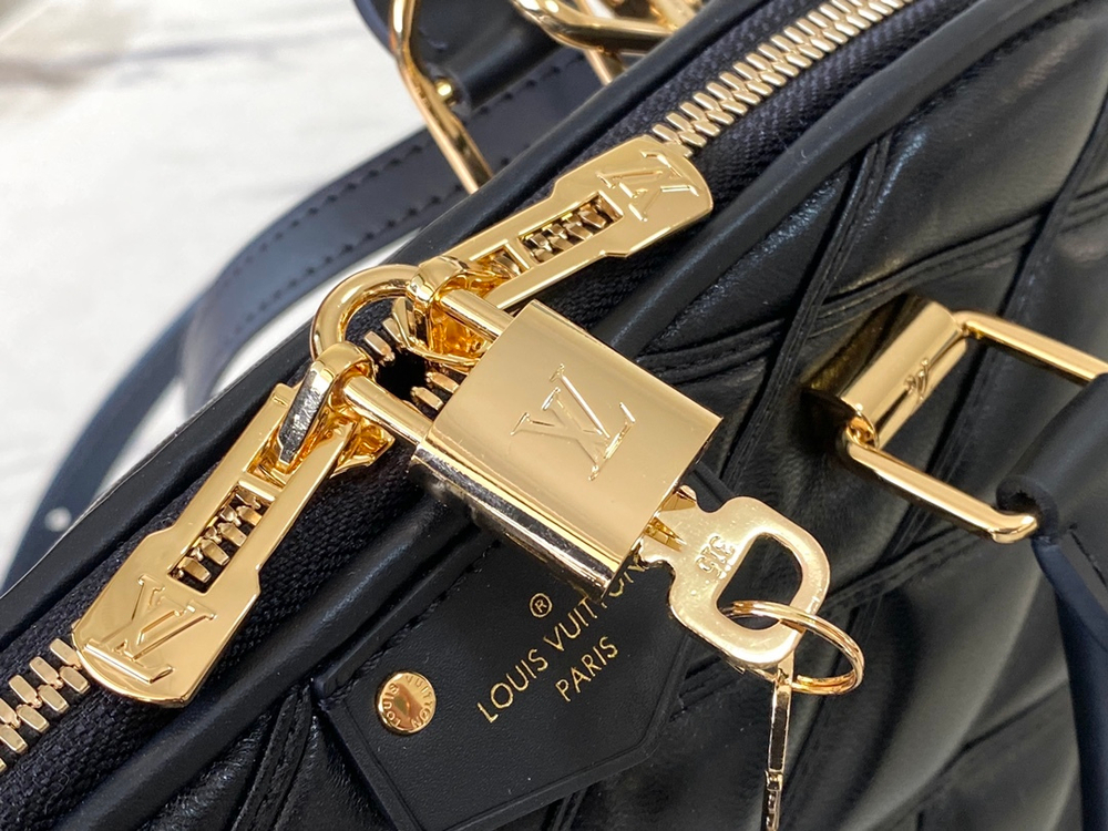 Louis Vuitton Alma PM