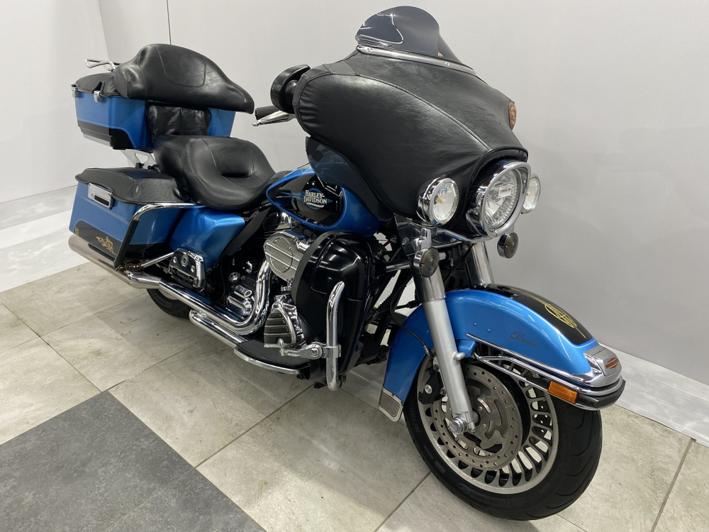 Harley-Davidson Electra Glide FLHTC1580 , 2011