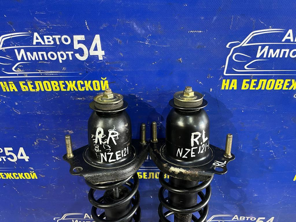 Стойка задняя правая TOYOTA FIELDER 2000