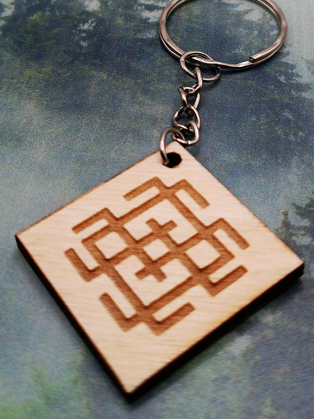 Брелок из дерева Белобог