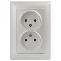 Розетка Intro Solo 4-204-06 без заземления двойная 2х2P, 16А-250В, IP20, СУ, перламутр