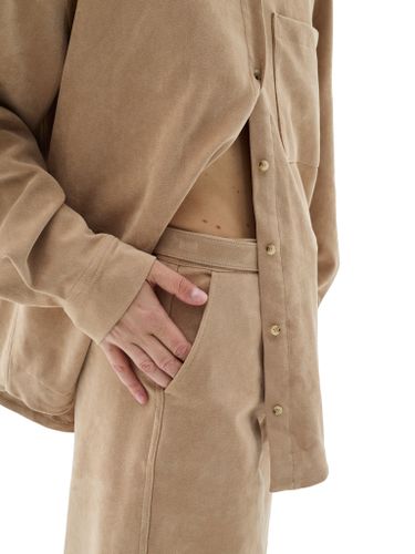 Бежевые шорты из эко-замши