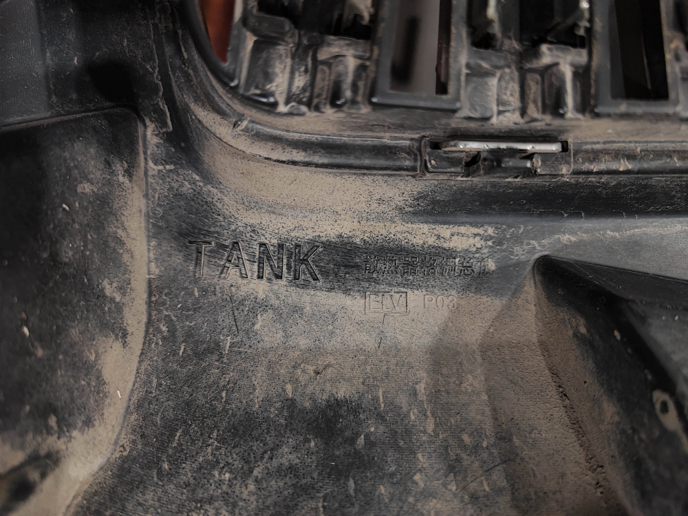 Решетка радиатора Tank 500 21-нв Б/У Оригинал 5509200XKV3CA