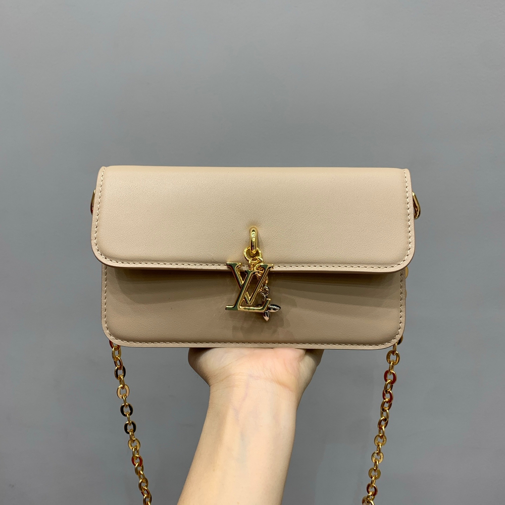 Louis Vuitton Wallet On Chain LV Bloom
